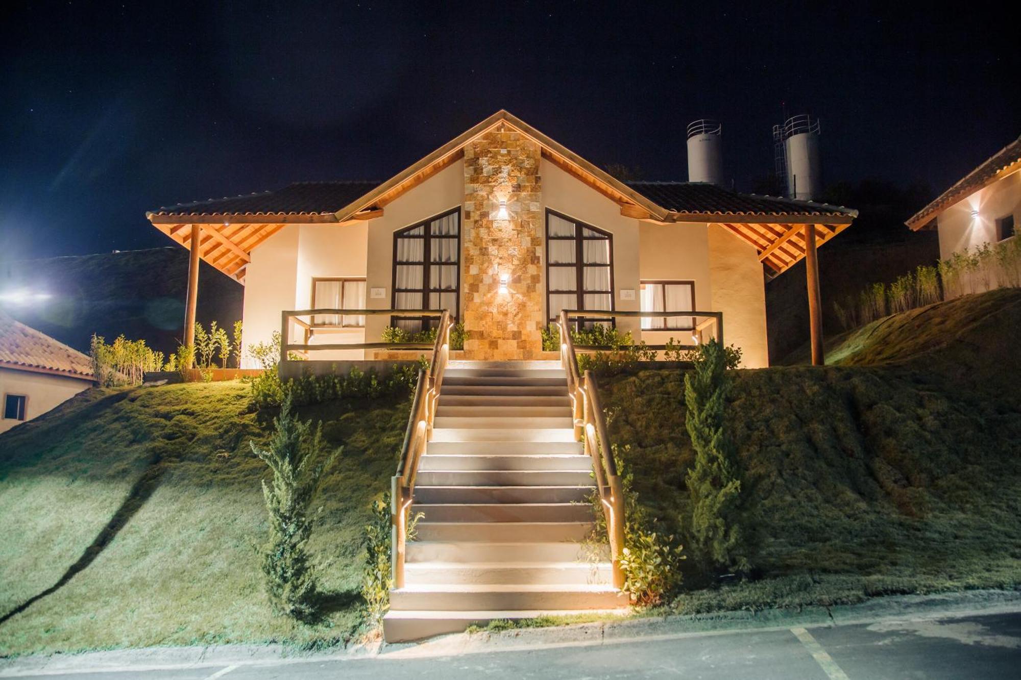 Hotel Chales Capitanias Águas de Lindóia Екстериор снимка