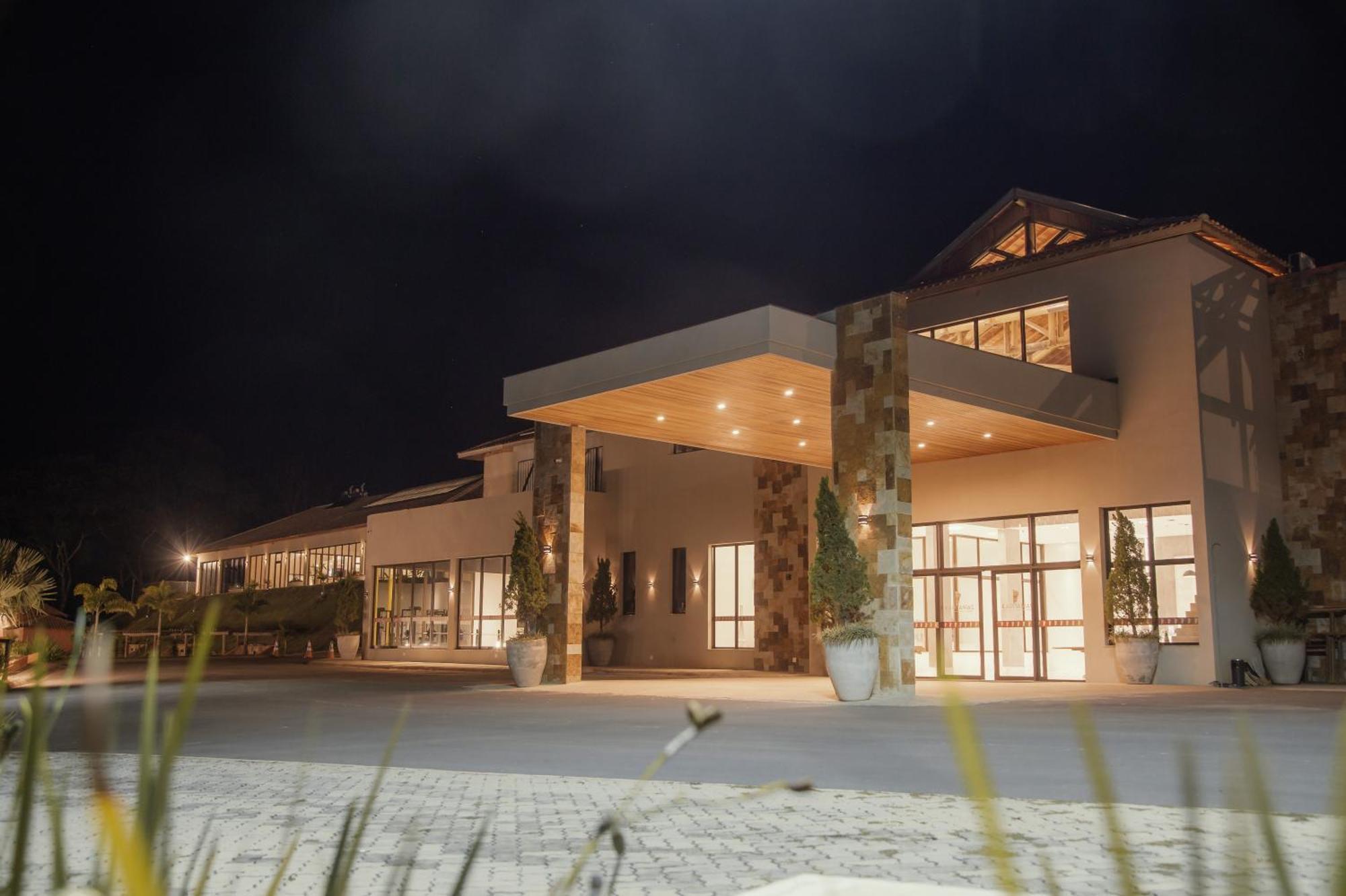 Hotel Chales Capitanias Águas de Lindóia Екстериор снимка
