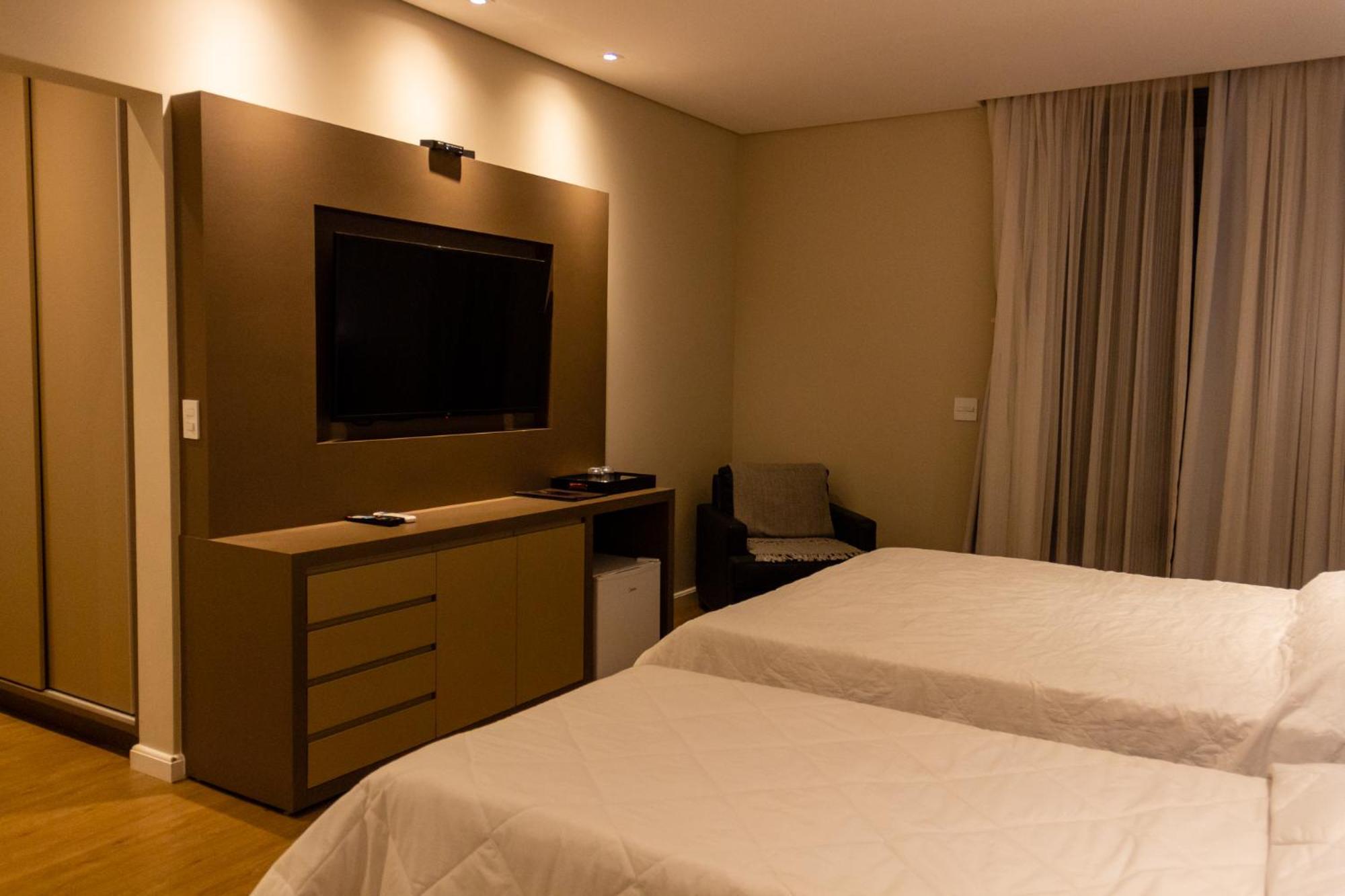 Hotel Chales Capitanias Águas de Lindóia Екстериор снимка